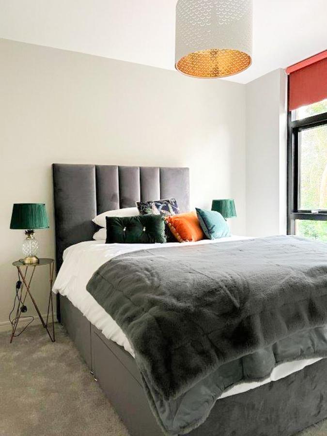 Modern Luxurious Apartment W/ Patio Balcony & View Jordanstown Exterior foto