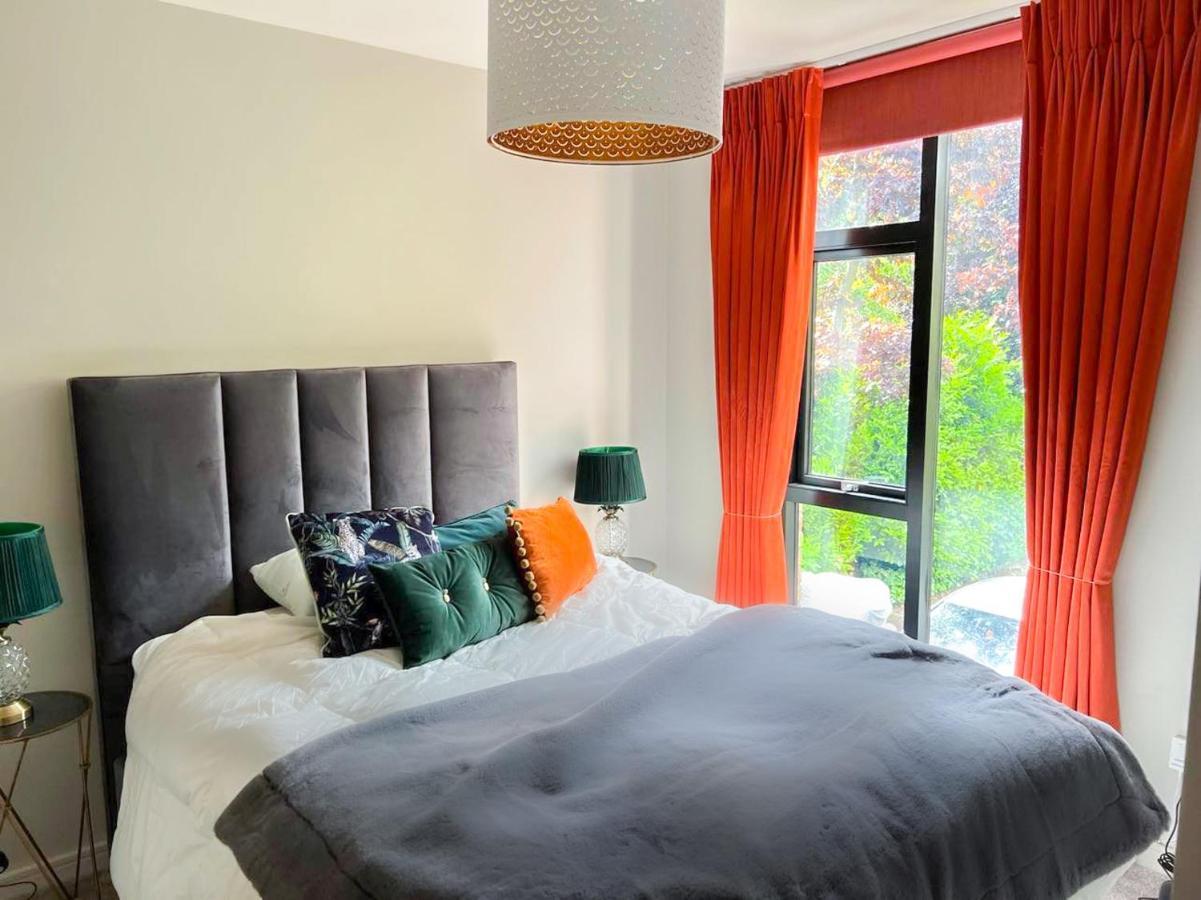 Modern Luxurious Apartment W/ Patio Balcony & View Jordanstown Exterior foto